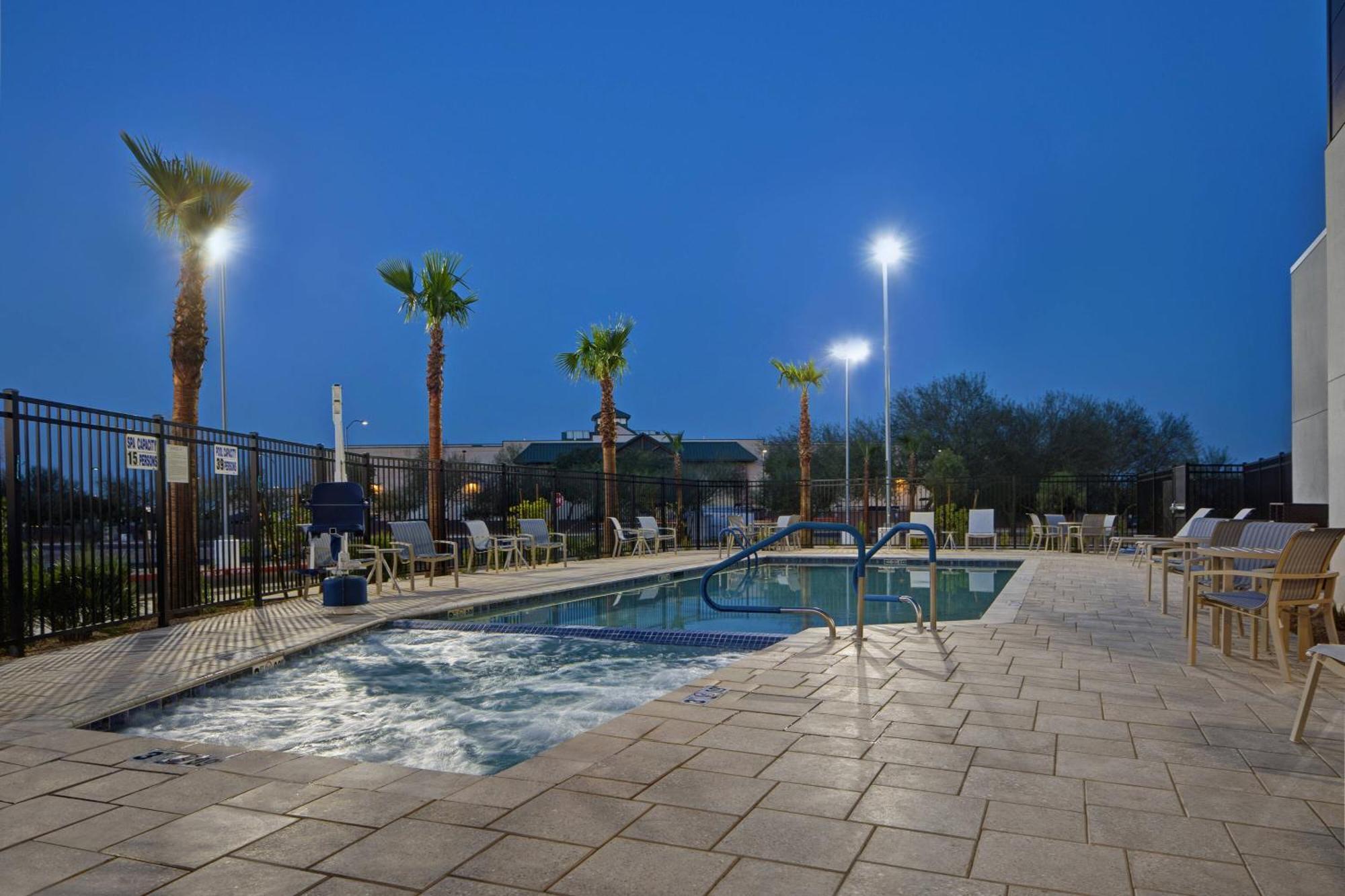 Towneplace Suites By Marriott Phoenix Glendale Sports & Entertainment District Exterior photo